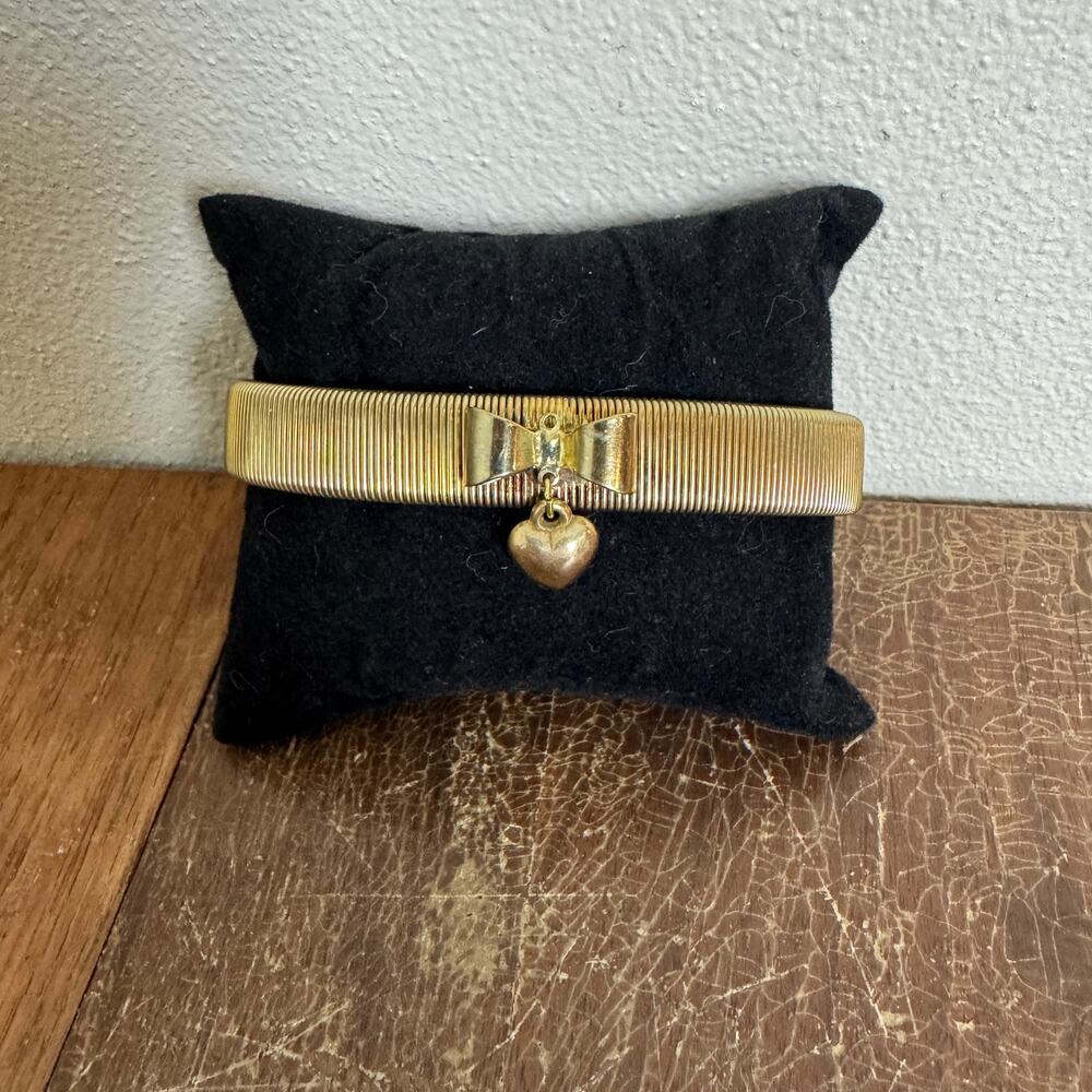 Vintage Gold‎ Tone Stretch Bangle Bracelet with Bow and Dangle Heart